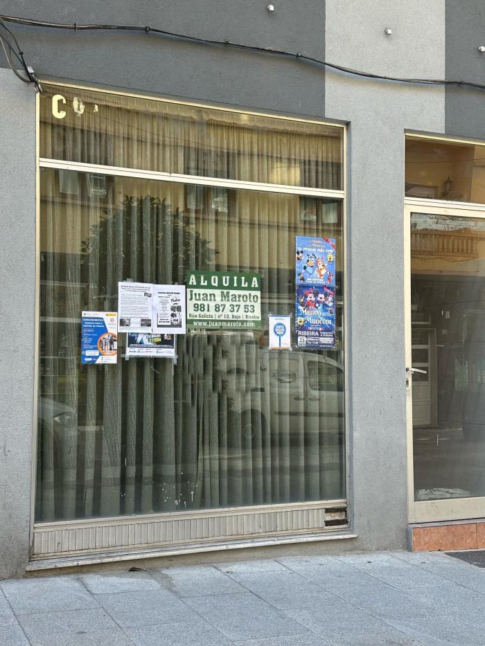 se alquila bajo en la calle Rosalía de Castro