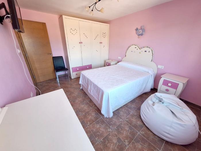 Se vende casa con patio en Carreira
