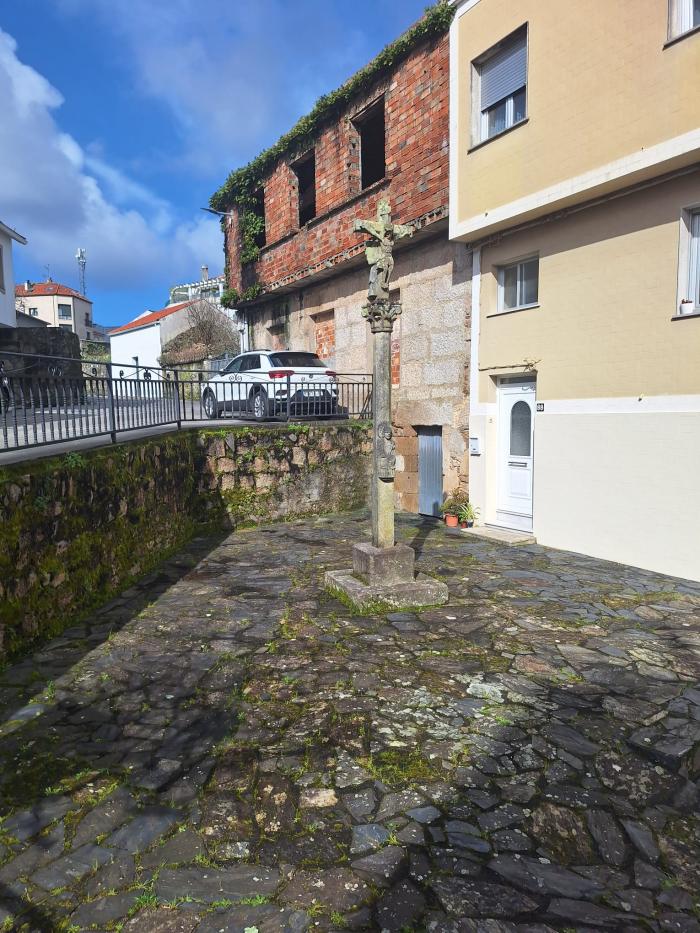 Se vende casa de piedra en pleno centro de A Pobra