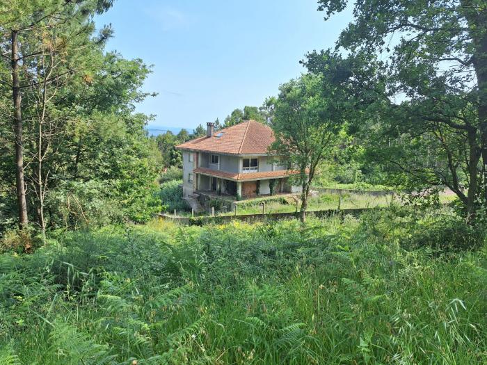 Se vende casa para terminar en Ribeira