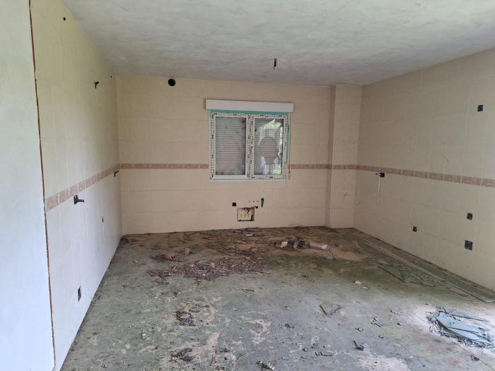 Se vende casa para terminar en Ribeira