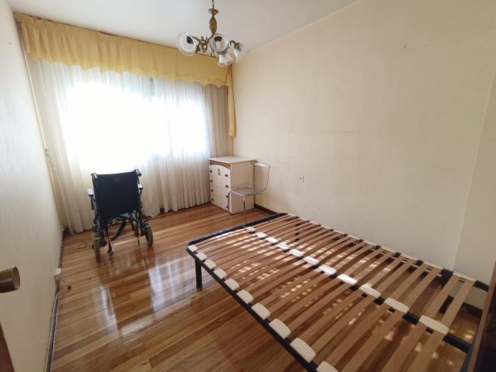 Se vende piso de 4 habitaciones en pleno centro de Ribeira