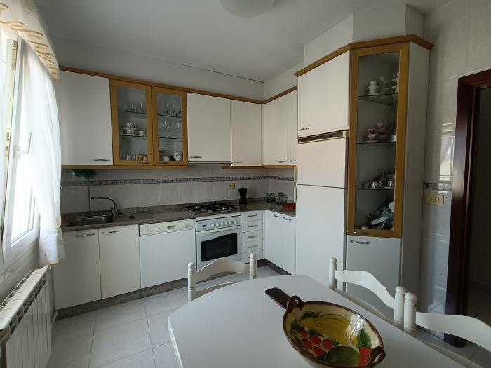 Se vende casa con jardín en Ribeira