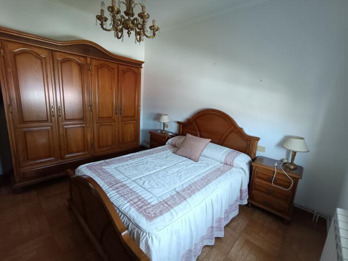 Se vende casa con jardín en Ribeira