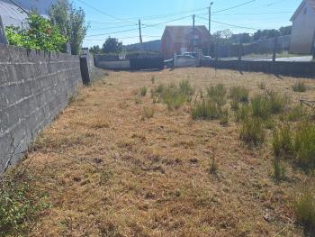 Se vende finca cerrada en Oleiros