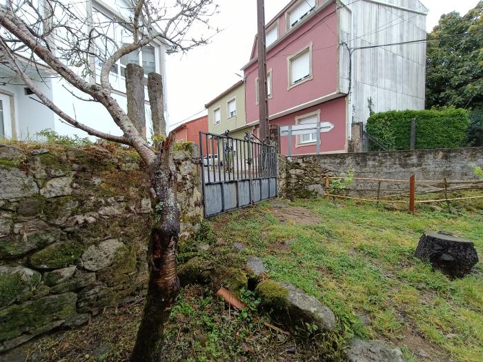 Se vende casa para restaurar en Ponte Barbanza