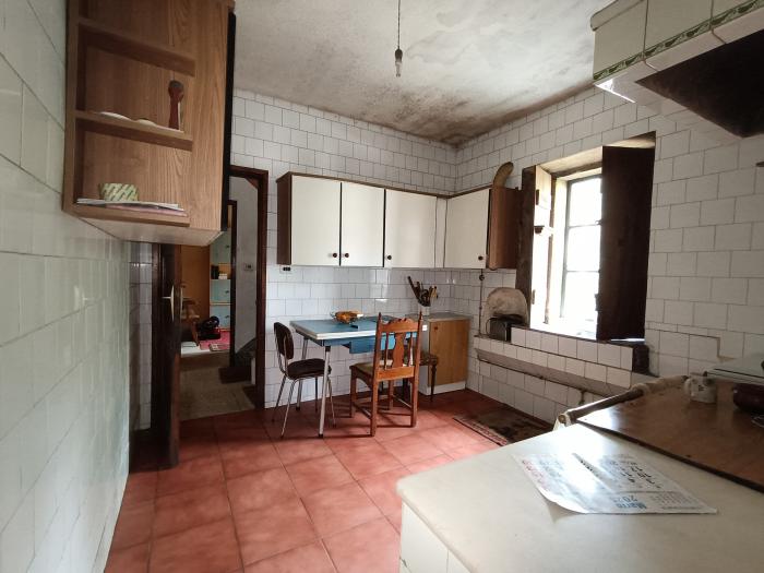 Se vende casa para restaurar en Ponte Barbanza