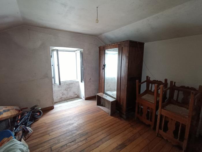 Se vende casa para restaurar en Ponte Barbanza