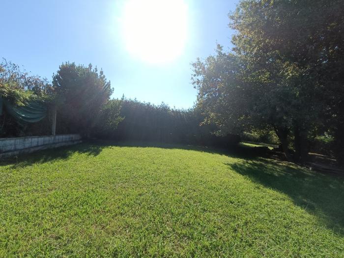 Se vende terreno con piscina en Artes