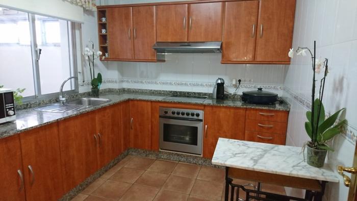 Se vende piso  en pleno centro de Ribeira