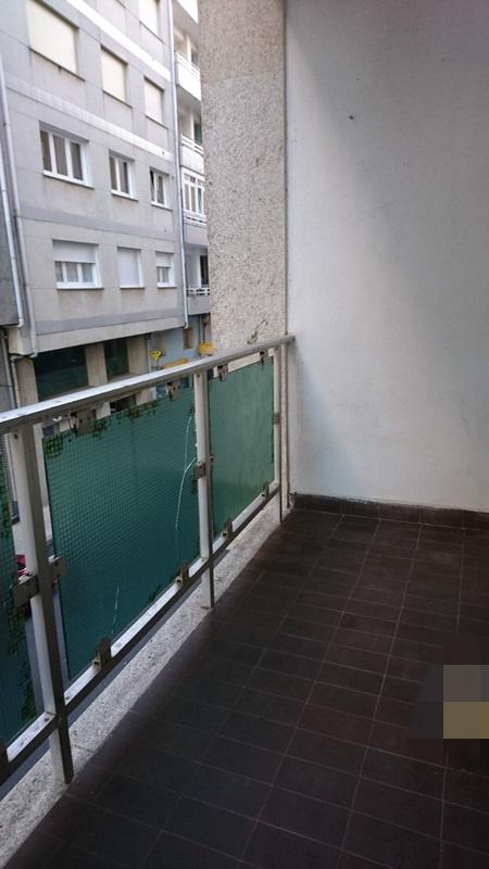 Se vende piso  en pleno centro de Ribeira