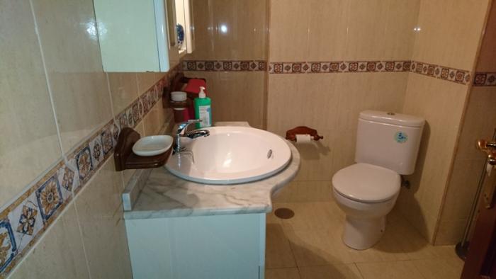 Se vende piso  en pleno centro de Ribeira