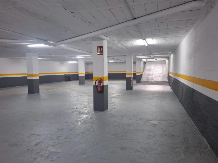 Se alquila plaza de garaje en Abesadas