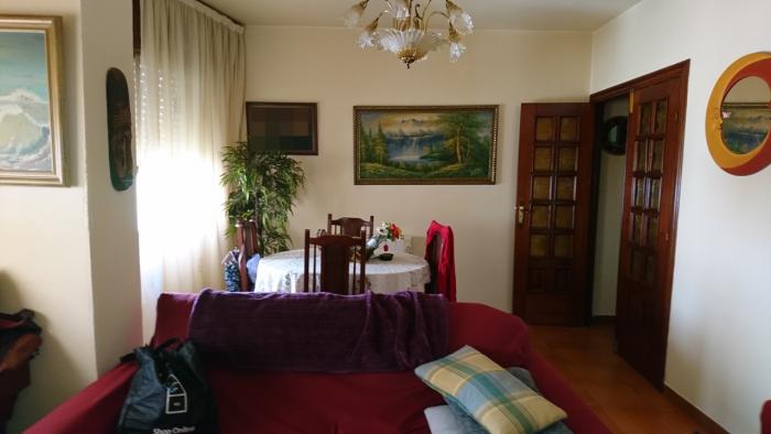 Se vende tríplex en el centro de Ribeira