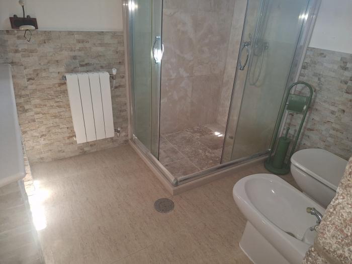 Se vende casa con amplia parcela en Corrubedo