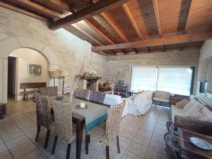 Se vende casa con jardín en Aguiño