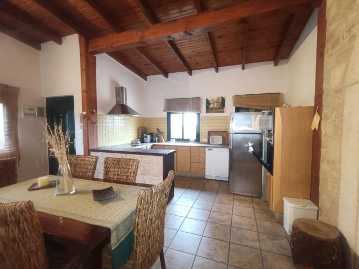 Se vende casa con jardín en Aguiño