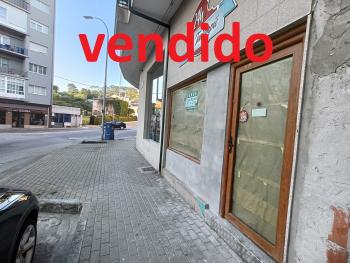 Se vende bajo comercial en Abesadas