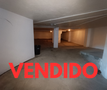 Se vende sótano para garajes y trasteros en Ribeira