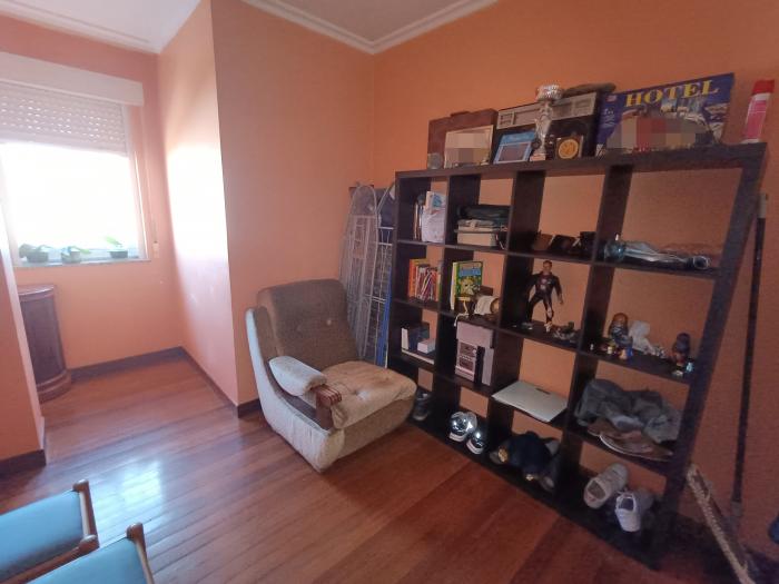 Se vende piso en muy buen estado en Abesadas