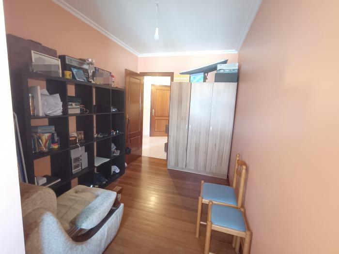 Se vende piso en muy buen estado en Abesadas