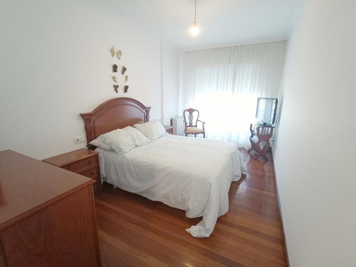 Se vende piso en muy buen estado en Abesadas