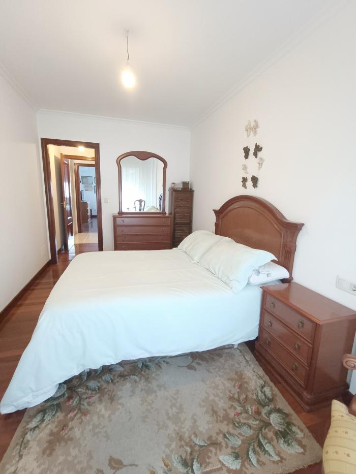 Se vende piso en muy buen estado en Abesadas