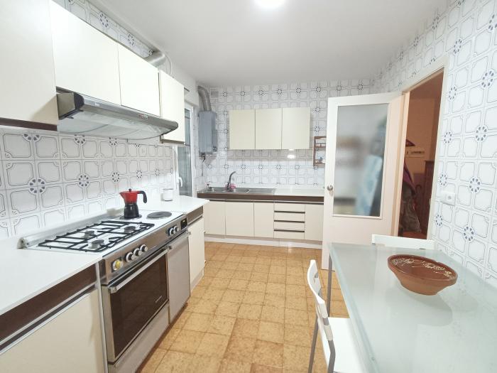 Se vende piso de tres dormitorios en el centro de Ribeira