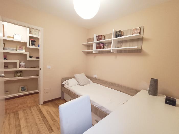 Se vende piso de tres dormitorios en el centro de Ribeira