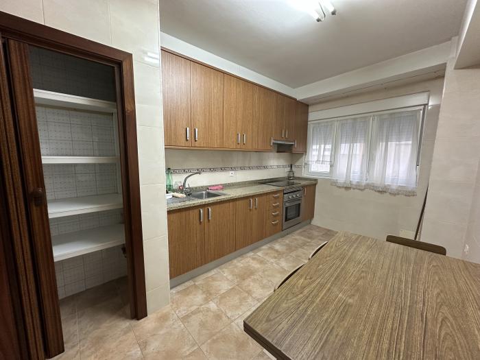 Se vende piso muy céntrico de 3 dormitorios