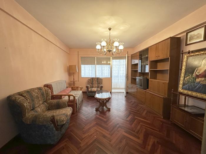 Se vende piso muy céntrico de 3 dormitorios