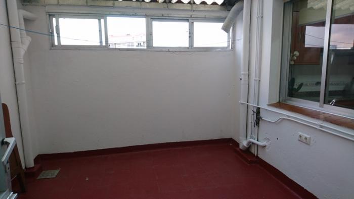 Se vende piso  en pleno centro de Ribeira