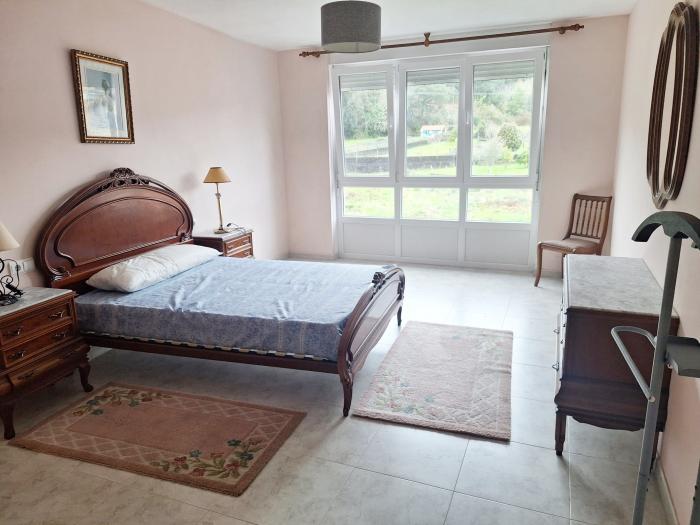 Se alquila piso en Ribeira – 450€