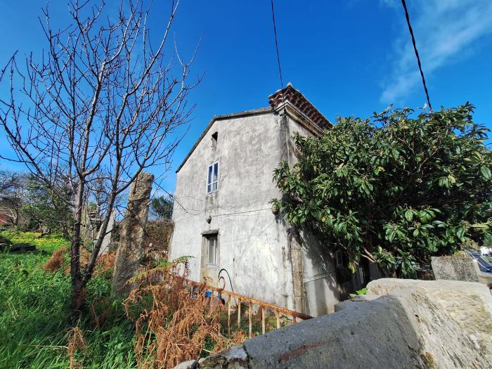 Se vende casa para reformar en Xuño
