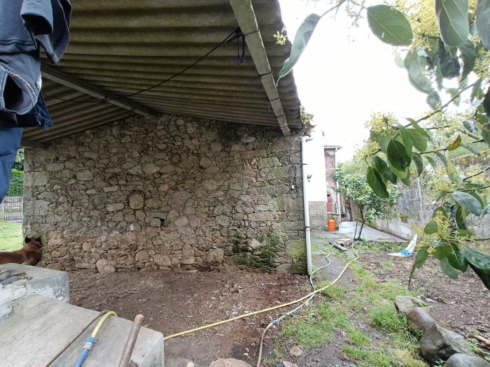 Se vende casa para restaurar en Ponte Barbanza