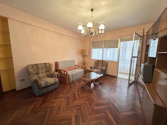 Se vende piso muy céntrico de 3 dormitorios