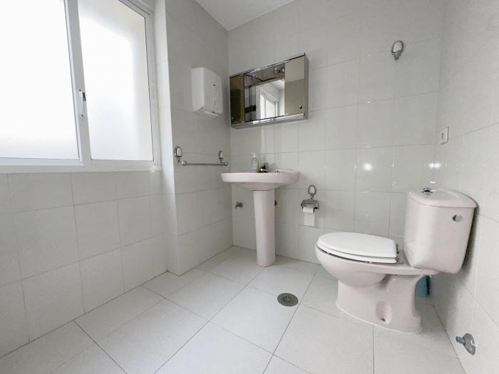 Se vende entreplanta en el centro de Ribeira